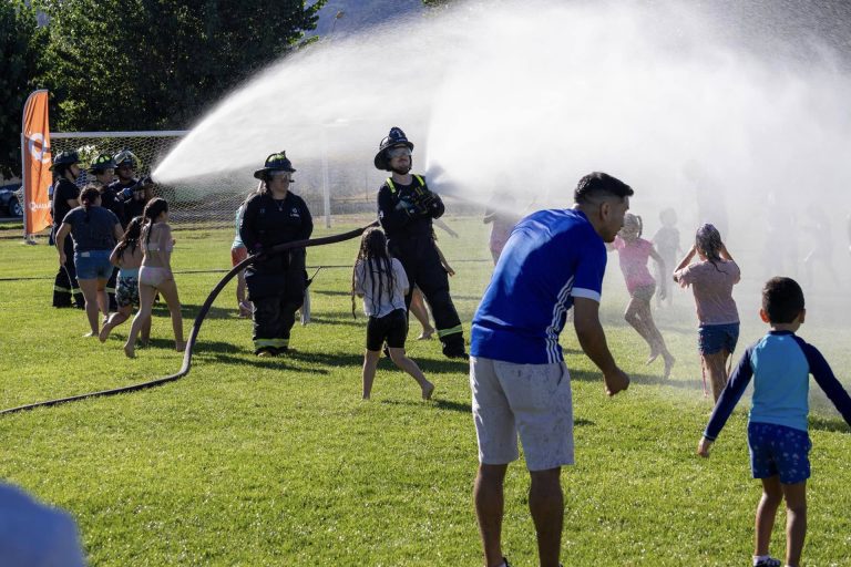 Gran cierre de vacaciones infantil en Quillón con juegos, shows y diversión