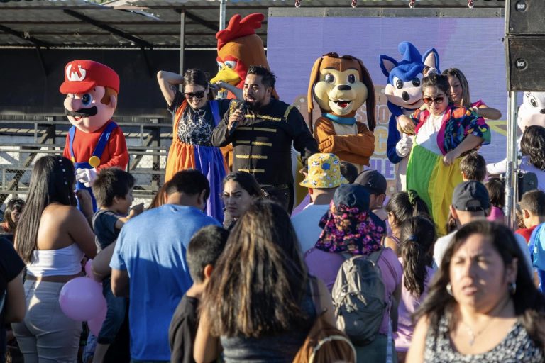 Gran cierre de vacaciones infantil en Quillón con juegos, shows y diversión