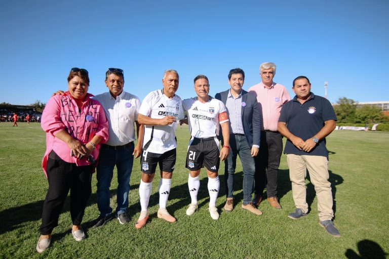 Colo-Colo Histórico visitó Quillón en su gira centenaria y se impuso ante la selección local Quillón sub 35.