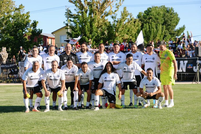 Colo-Colo Histórico visitó Quillón en su gira centenaria y se impuso ante la selección local Quillón sub 35.