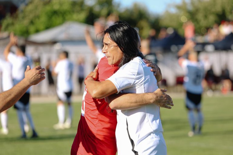 Colo-Colo Histórico visitó Quillón en su gira centenaria y se impuso ante la selección local Quillón sub 35.