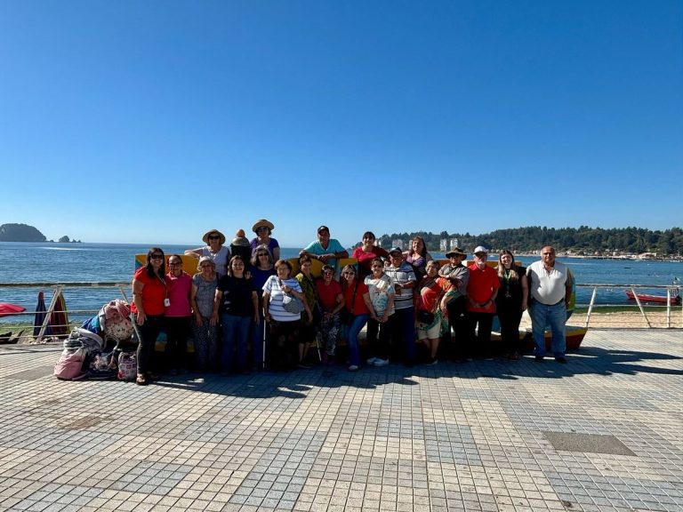 Integrantes del club de adultos mayores de Coyanco disfrutaron de un emotivo paseo por la costa