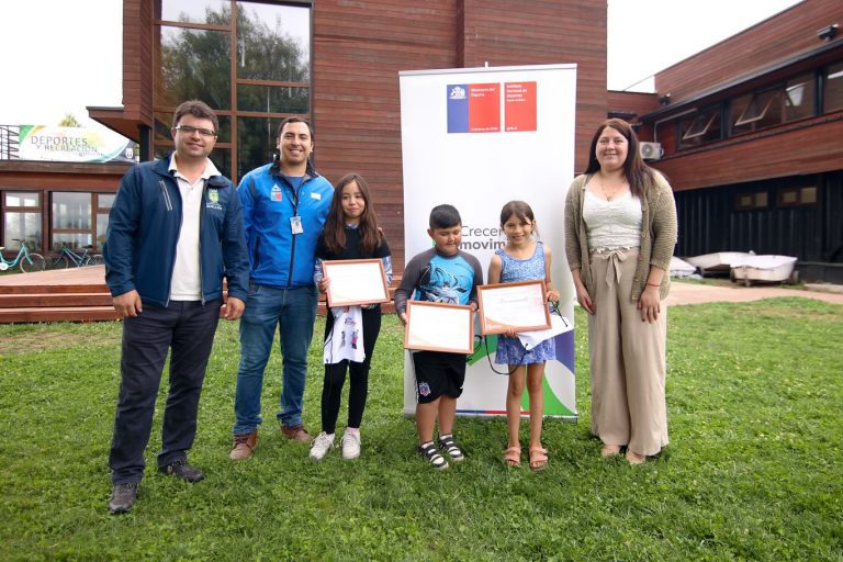 Finaliza con éxito el curso de natación en Quillón