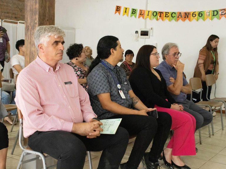 Exitosa jornada literaria “Verano Bajo la Sombra de las Letras: La Utopía del Viaje Literario” en Quillón.