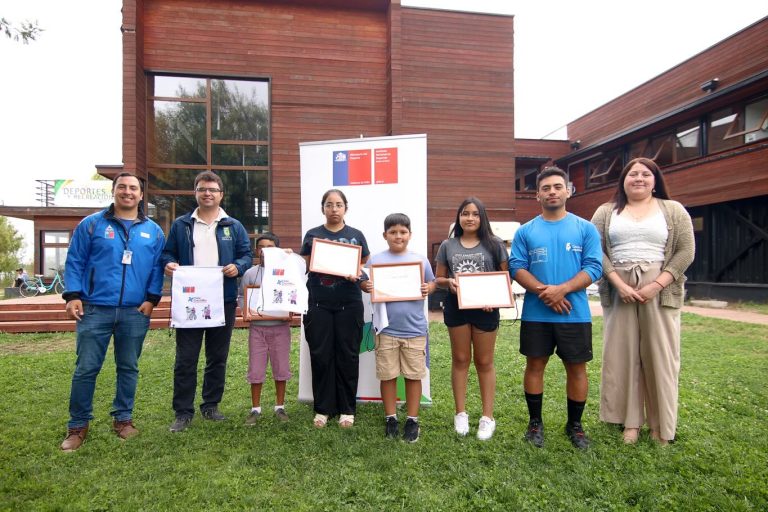 Finaliza con éxito el curso de natación en Quillón