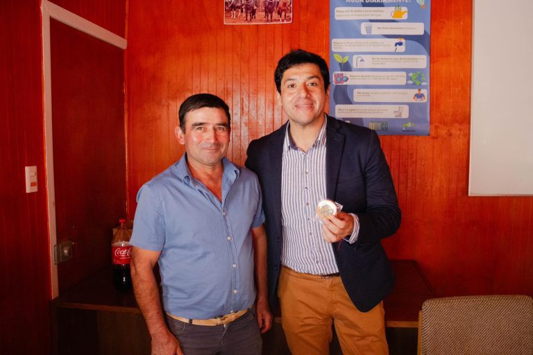 Alcalde Felipe Catalán se reúne con vecinos de Talcamo para escuchar sus necesidades