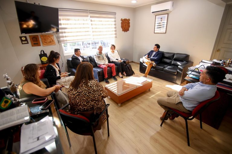 El alcalde Felipe Catalán se reunió con Zhang Xizhong, presidente de la Asociación de Comercio e Inversiones de la Provincia de Shandong, República de China