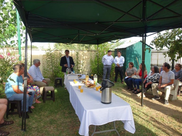Vecinos de Villa Eben-Ezer se reúnen con autoridades municipales para conversar sobre mejoras en su sector