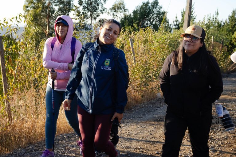 Trekking al cerro Cayumanqui en conmemoración del Día de la Mujer en Quillón