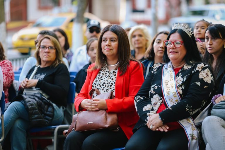 Quillón cerró el mes de la mujer con una celebración llena de arte y reconocimientos