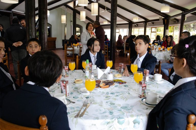 Hoy celebramos con mucho orgullo a nuestros estudiantes de la Escuela Puerto Frutales por sus increíbles logros en el SIMCE 2024
