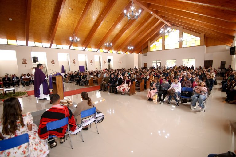 Este domingo dimos inicio a la Fiesta de la Vendimia Quillón 2025 con una emotiva misa  y bendición de los frutos en nuestro templo parroquial.