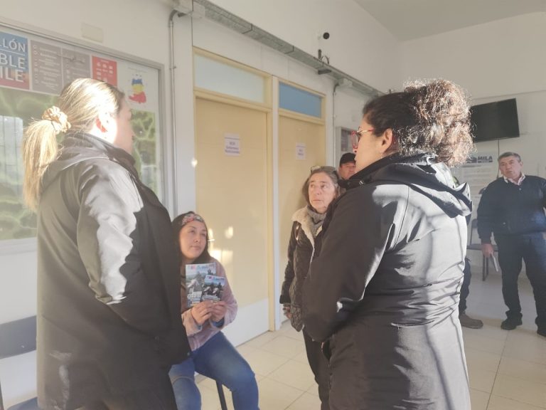Este lunes 5 de mayo, nuestro equipo de Seguridad Pública llegó hasta el sector de Chancal para reunirse con vecinas y vecinos, y escuchar directamente sus inquietudes relacionadas con la seguridad del sector.