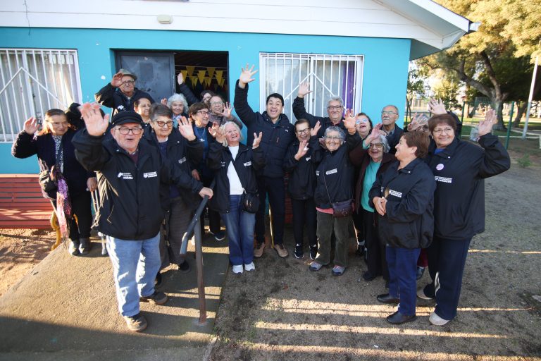 Este lunes compartimos una amena reunión con la agrupación de adultos mayores “Los Mejores Crónicos” en la sede vecinal de Villa Los Andes