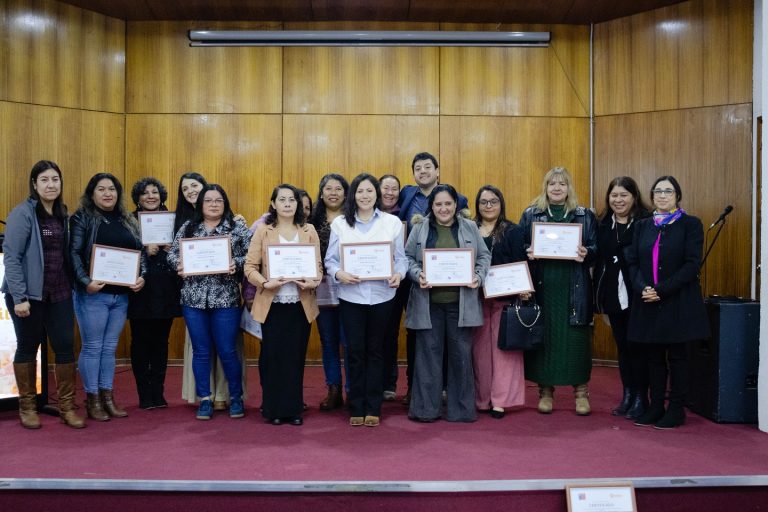 80 mujeres de nuestra comuna egresaron del Programa Mujeres Jefas de Hogar