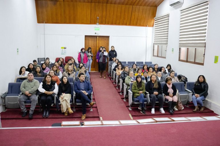 80 mujeres de nuestra comuna egresaron del Programa Mujeres Jefas de Hogar