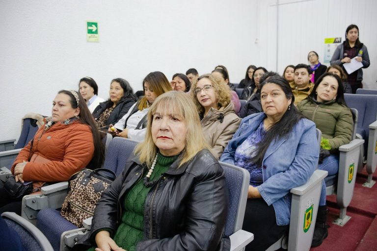 80 mujeres de nuestra comuna egresaron del Programa Mujeres Jefas de Hogar