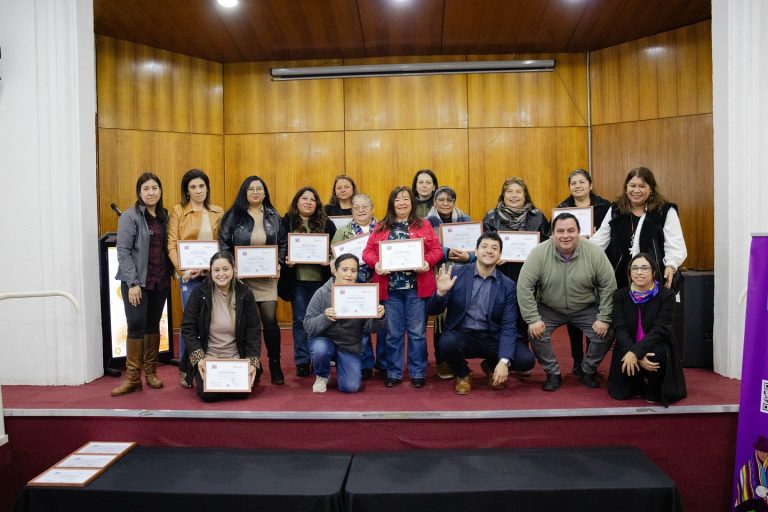 80 mujeres de nuestra comuna egresaron del Programa Mujeres Jefas de Hogar