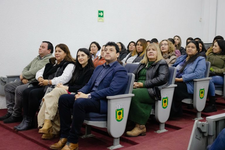 80 mujeres de nuestra comuna egresaron del Programa Mujeres Jefas de Hogar