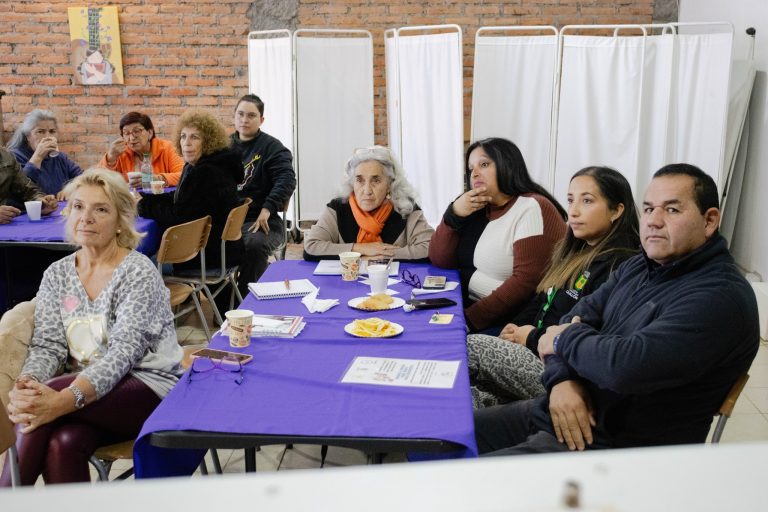 Conmemoramos el Día contra la Homofobia, Transfobia y Bifobia con un conversatorio organizado por nuestra Oficina de la Mujer y el programa Mujer y Equidad de Género.