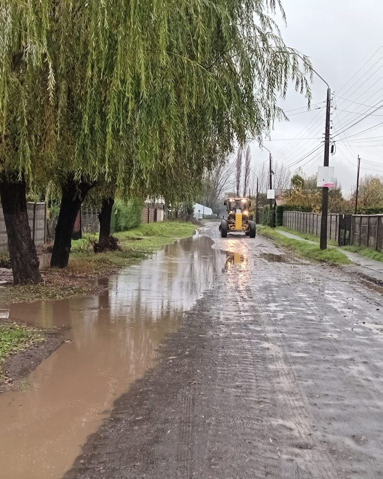 Nuestro equipo de Emergencias Municipales continúa en terreno, trabajando por la seguridad de nuestra comuna.