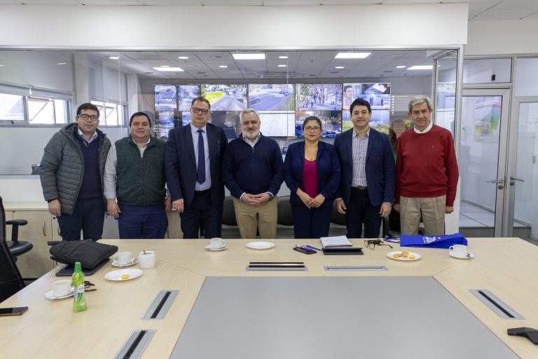 Alcalde Felipe Catalán visita Santiago y Las Condes para fortalecer la seguridad en Quillón