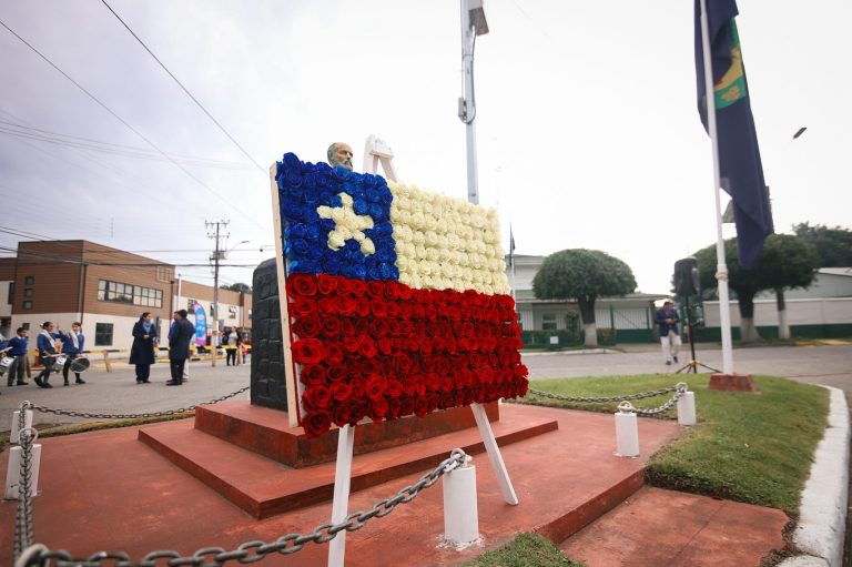 Hoy conmemoramos las Glorias Navales con una emotiva ceremonia cívica