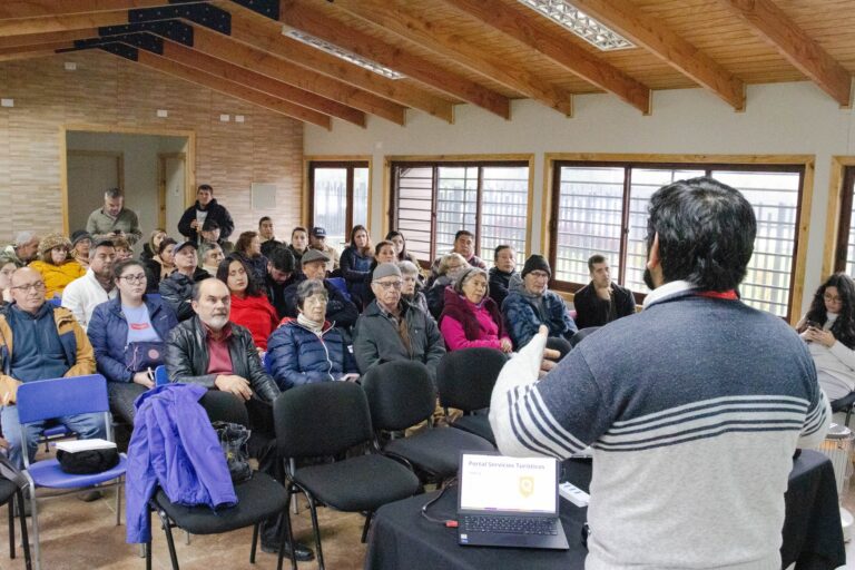 junto a SERNATUR, realizamos una reunión informativa con empresarios y emprendedores turísticos de Quillón en la sede Las Totoras del Cendyr Náutico.