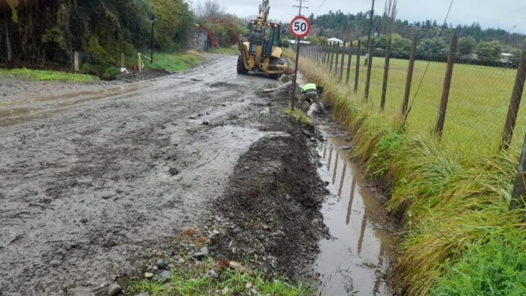 En el marco del frente de mal tiempo que enfrentamos hoy, todos nuestros equipos municipales han estado desplegados en terreno a lo largo y ancho de la comuna