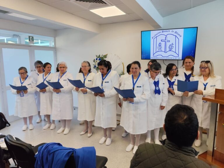Las Damas de Blanco retomaron su labor voluntaria en el CESFAM de Quillón