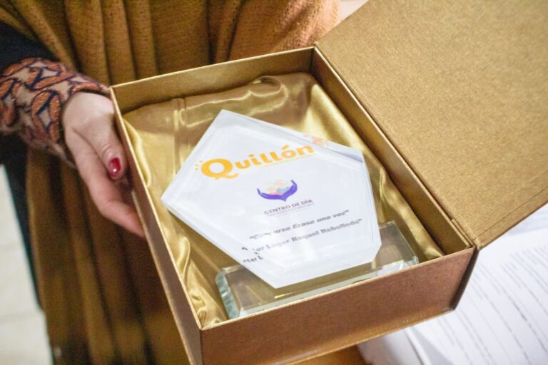 La semana pasada vivimos una emotiva jornada junto a nuestros adultos mayores, celebrando la premiación del concurso «Érase una vez»