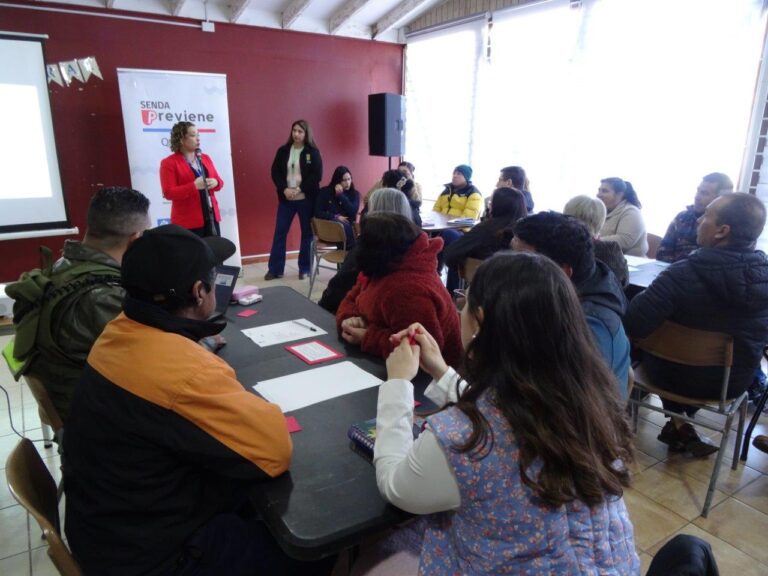 Participamos en una nueva jornada de Diálogos Barriales, organizada por SENDA Previene, junto a instituciones como Salud, Educación, Carabineros y dirigentes vecinales.