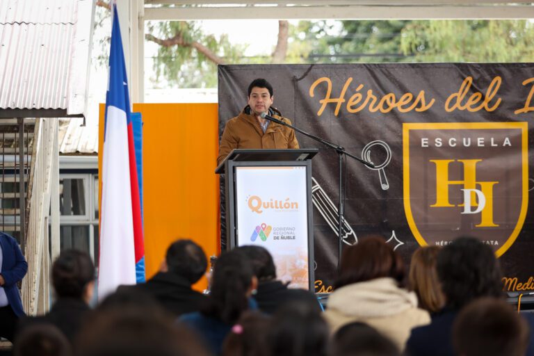 En la escuela Héroes del Itata, vivimos un momento emocionante al concretar la firma del traspaso de fondos para la implantación de la sala de computación