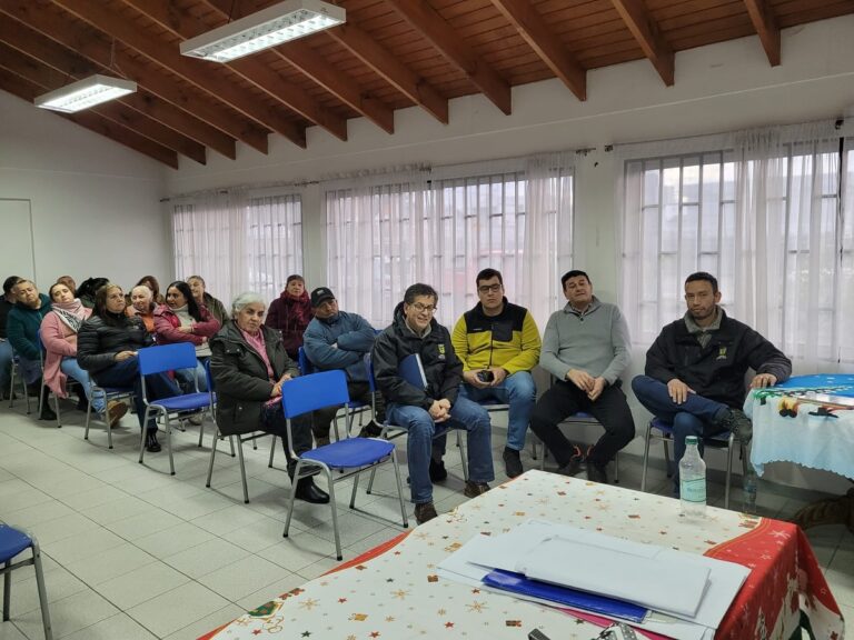 En la sede de la Junta de Vecinos Los Naranjos, se llevó a cabo un importante encuentro con la comunidad y el equipo municipal