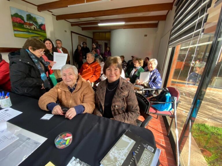 Acompañamos con mucho cariño a nuestros 10 clubes de personas mayores en la firma del convenio y pagaré del Fondo Nacional del Adulto Mayor