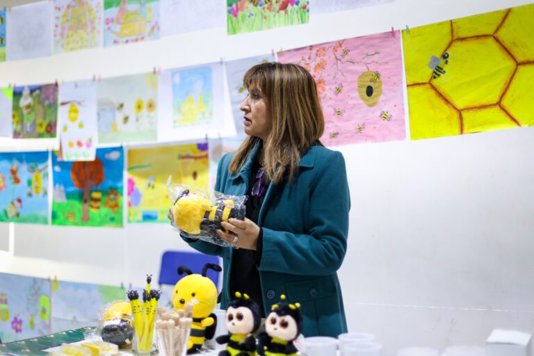 Quillón brilló como sede del Quinto Seminario Apícola Internacional “Con Mentalidad Empresarial”