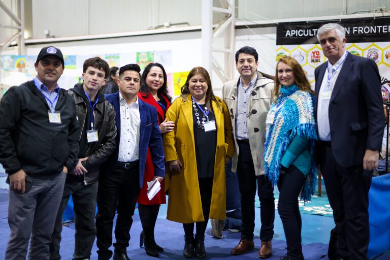 Quillón brilló como sede del Quinto Seminario Apícola Internacional “Con Mentalidad Empresarial”