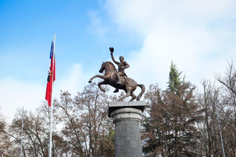 Hoy como comuna de Quillón estuvimos presentes en la conmemoración de los 247 años del natalicio de Bernardo O’Higgins, realizada este miércoles en el Parque Monumental de Chillán Viejo y encabezada por el Presidente de la República, Gabriel Boric Font.