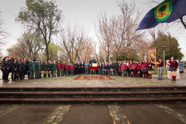 Estudiantes de Quillón conmemoraron el natalicio de Bernardo O’higgins