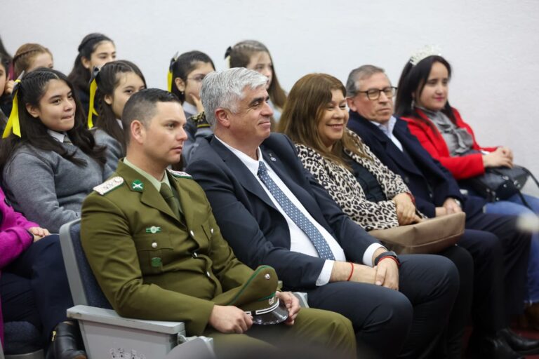 Estudiantes de Quillón conmemoraron el natalicio de Bernardo O’higgins