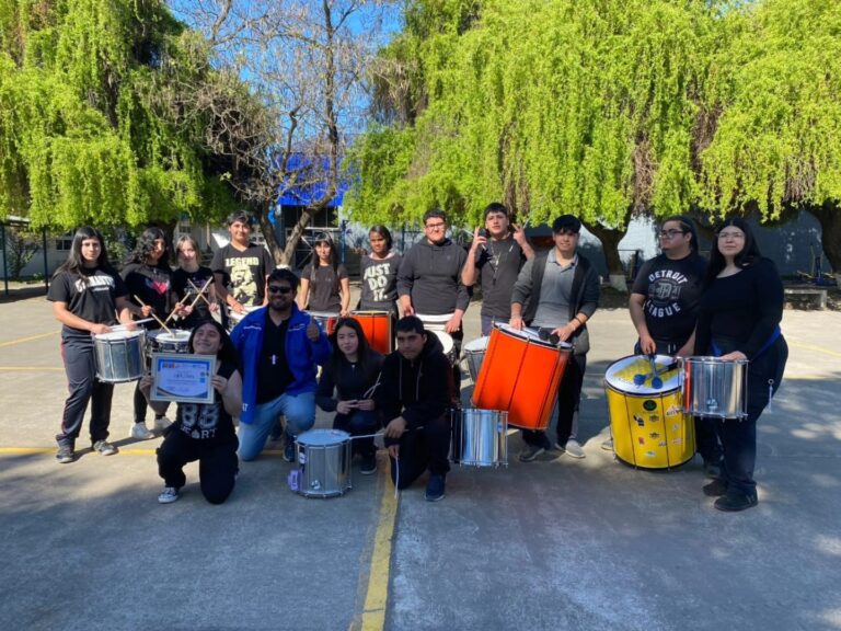 Culmina proyecto “taller de batucada: ritmo y expresión en el valle del sol” en el liceo bicentenario luis cruz martínez