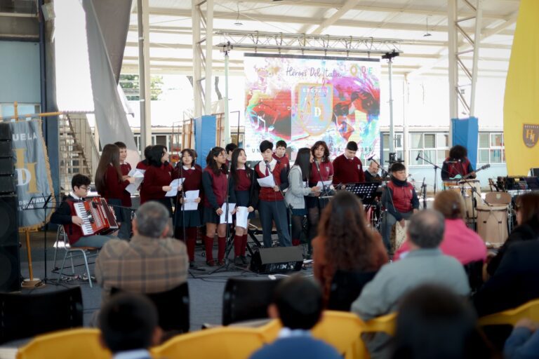 Celebramos el legado de Violeta Parra en la Escuela Héroes del Itata