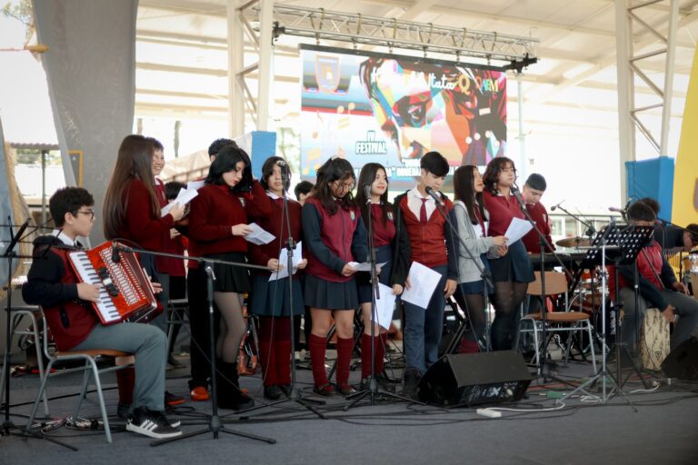 Celebramos el legado de Violeta Parra en la Escuela Héroes del Itata