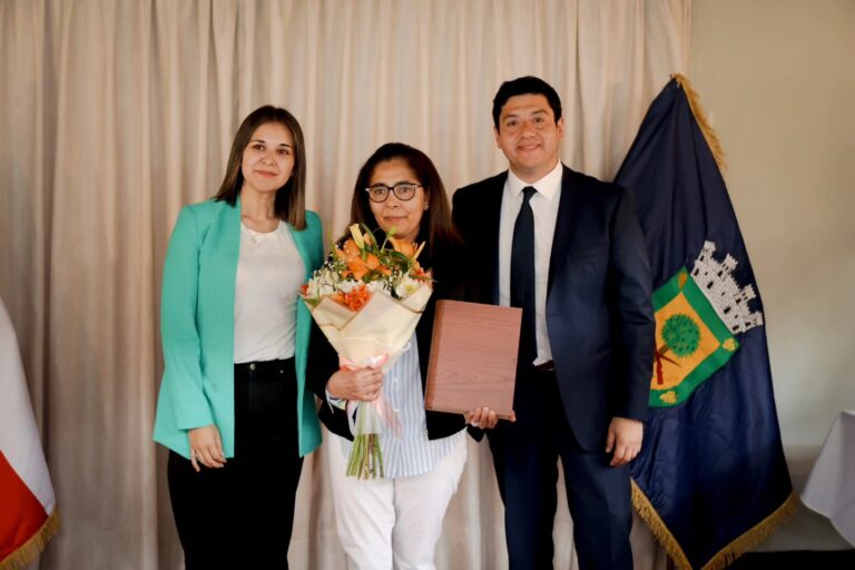 QUILLÓN CELEBRA A SUS ASISTENTES DE LA EDUCACIÓN