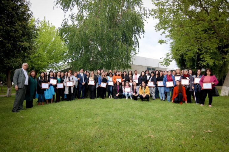 MUJERES DE QUILLÓN SON CERTIFICADAS EN PROGRAMA “MUJER TRABAJADORA Y JEFA DE HOGAR”