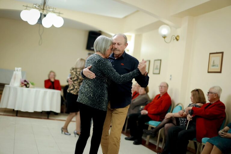 AGRUPACIÓN DE TANGO DE ADULTOS MAYORES CELEBRA 18 AÑOS DE HISTORIA Y PASIÓN EN QUILLÓN
