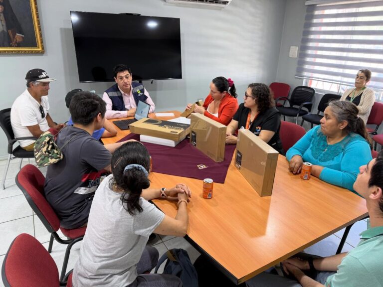 ENTREGAMOS AYUDAS TÉCNICAS 2025 A JÓVENES DE NUESTRA COMUNA