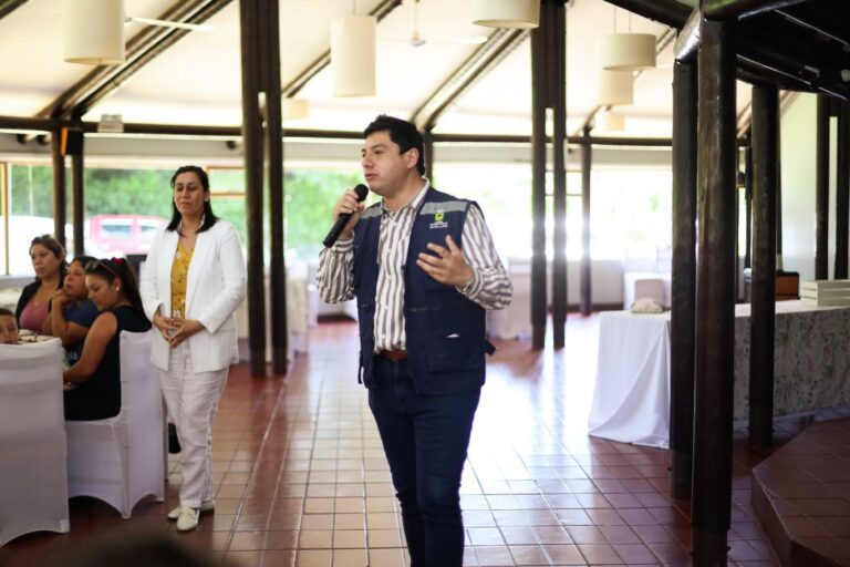 RECONOCIMIENTO A LA BANDA DE GUERRA ESCOLAR DE LA ESCUELA EL CASINO