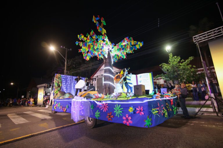 ¡PRIMER CARNAVAL DE LA EDUCACIÓN MUNICIPAL EN QUILLÓN!