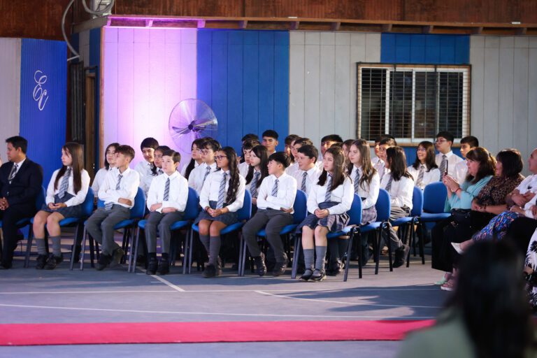 LICENCIATURA DE 8° BÁSICO DE LA ESCUELA EL CASINO